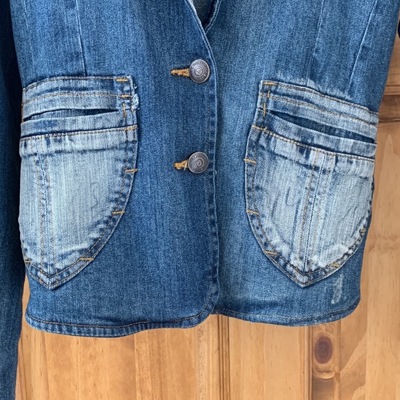 Dollhouse like-new jean jacket size Small but fits XS-XXS - Picture 3 of 9